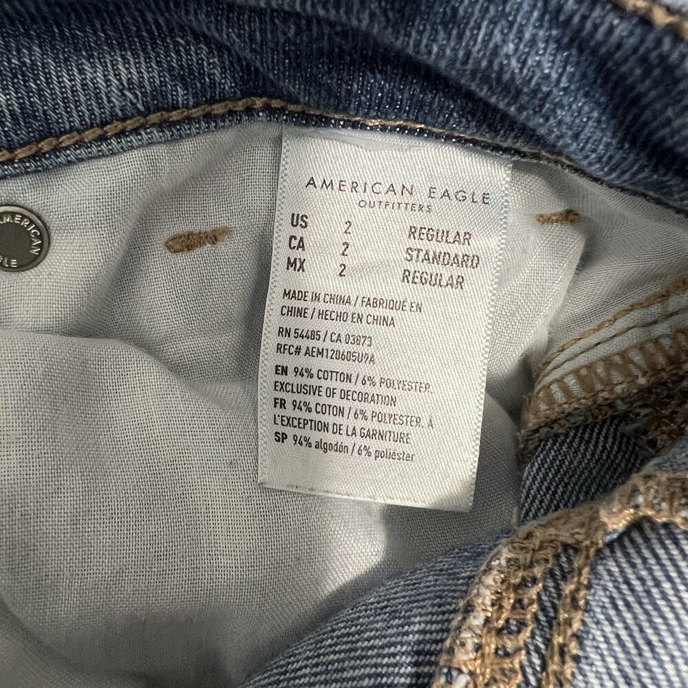 American Eagle Mom Jeans Comfort Stretch Waistband Distressed Women’s Size 2 Reg - Picture 10 of 10